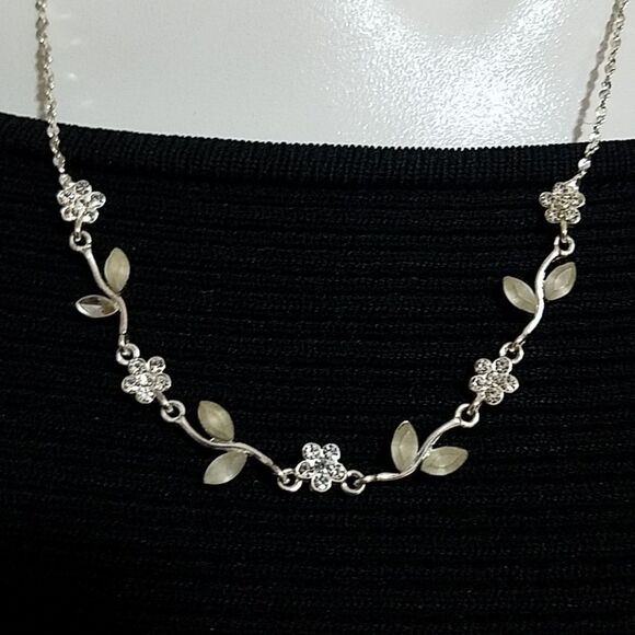 Icing Silver Necklace  - Picture 2 of 3